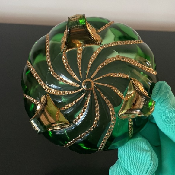 Duncan Green Glass with Gold Beaded Swirl Candy Dish Three Footed Small Bowl - Picture 3 of 6